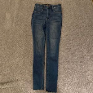 Abercrombie and Fitch ultra high rise jean legging size 2R